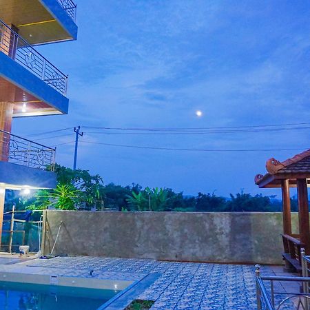 Hotel Wijaya Family 2 Kalasan Экстерьер фото