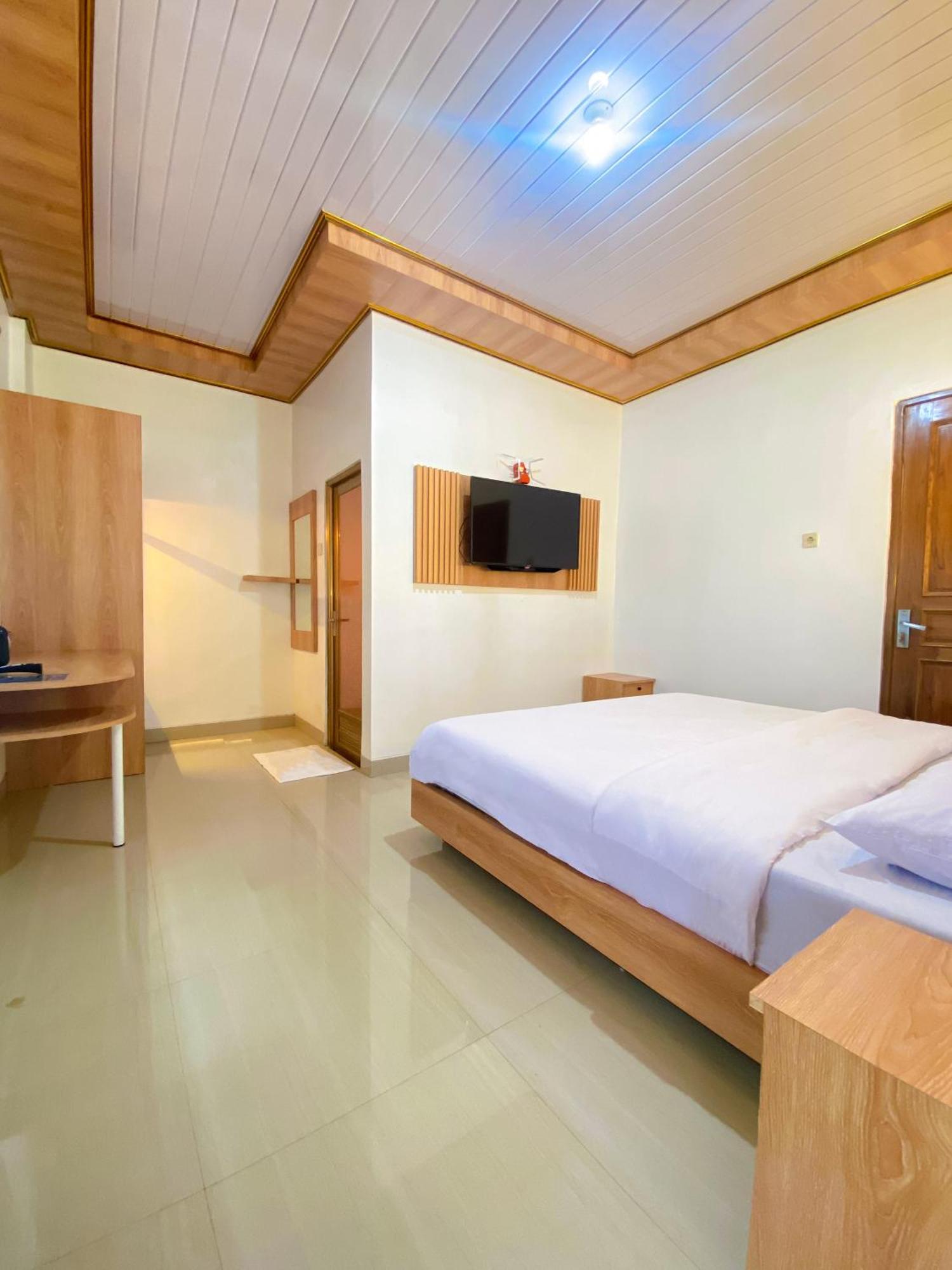 Hotel Wijaya Family 2 Kalasan Экстерьер фото