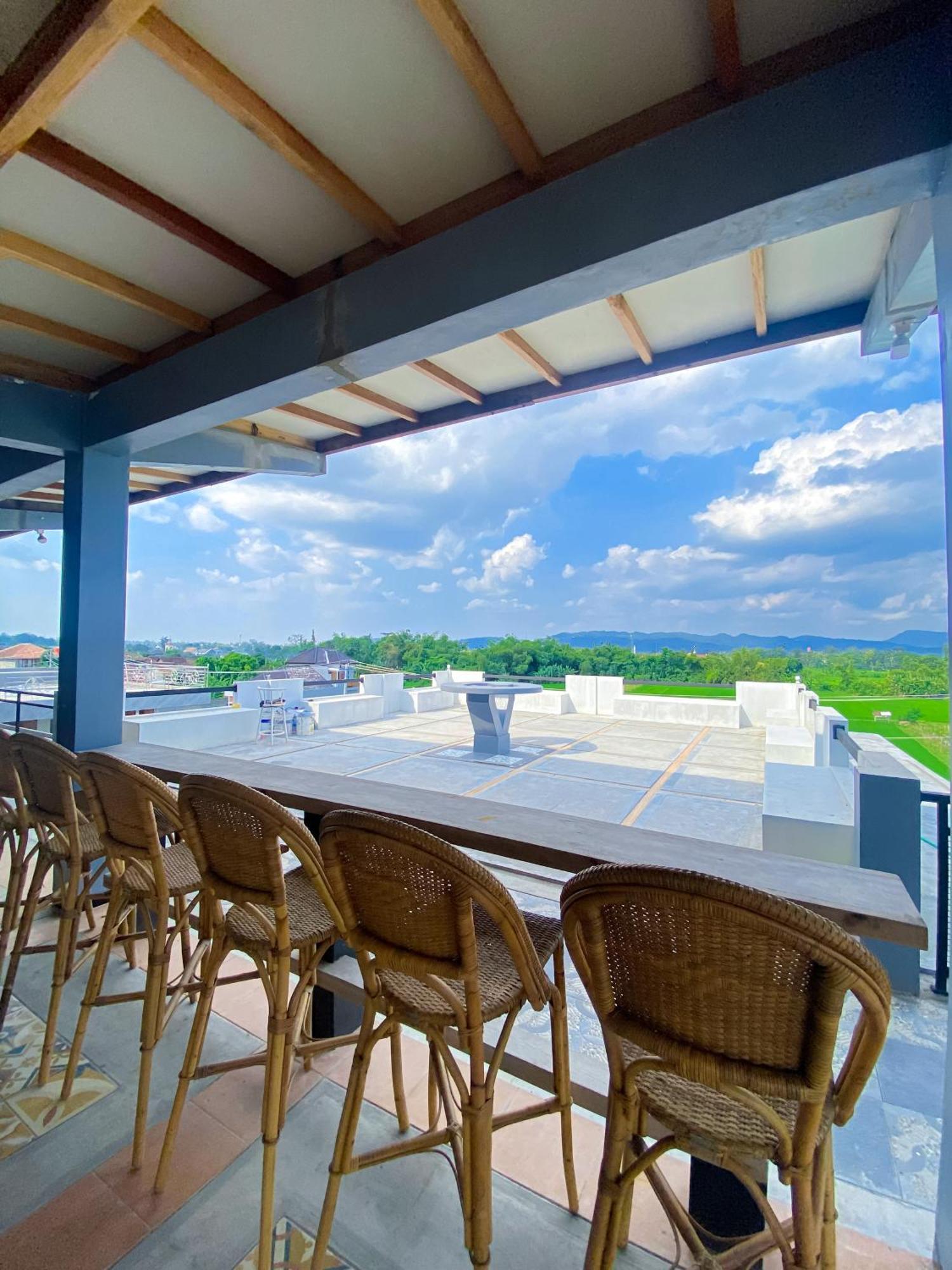 Hotel Wijaya Family 2 Kalasan Экстерьер фото
