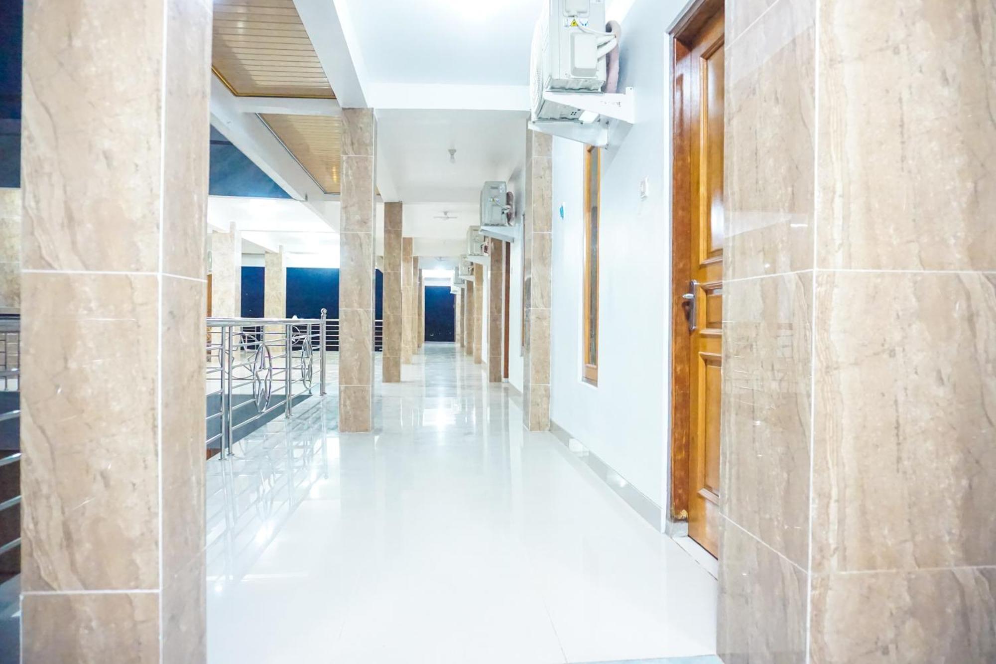 Hotel Wijaya Family 2 Kalasan Экстерьер фото